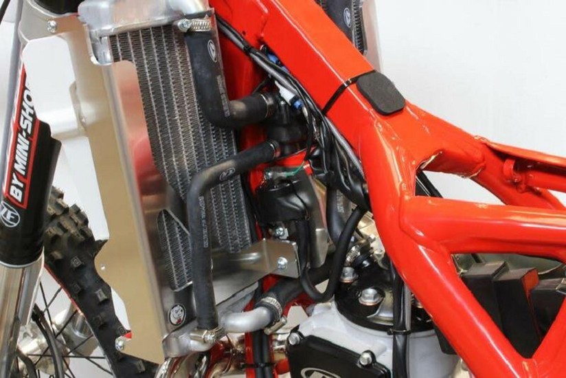 AXP Kühlerschutz aus Aluminium - Beta RR250/300 AXP Kühlerschutz aus Aluminium - Beta RR250/300