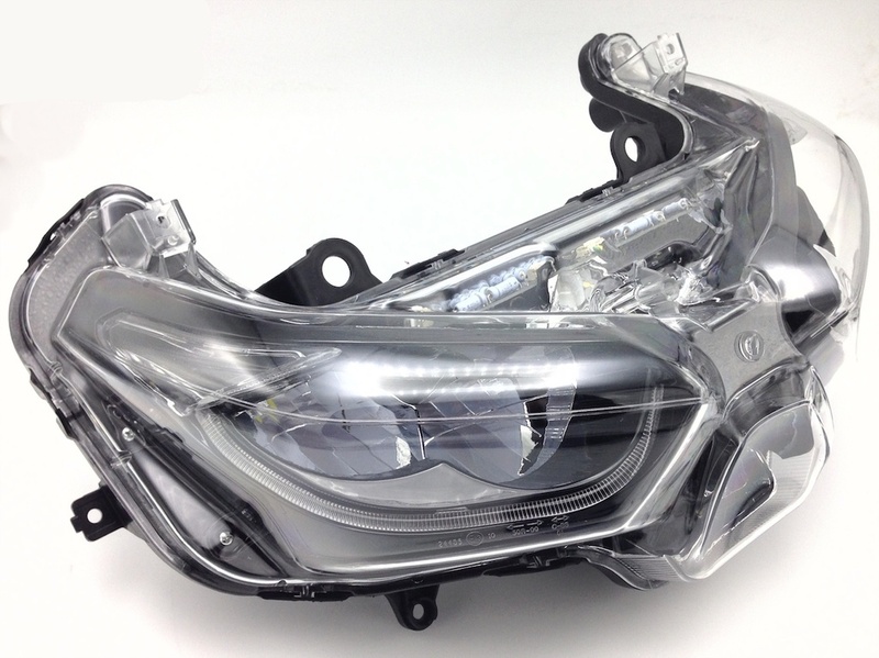 O PARTS LED Scheinwerfer - passend für Yamaha X-Max 128/300/400 (18-22) O PARTS LED Scheinwerfer - passend für Yamaha X-Max 128/300/400 (18-22)