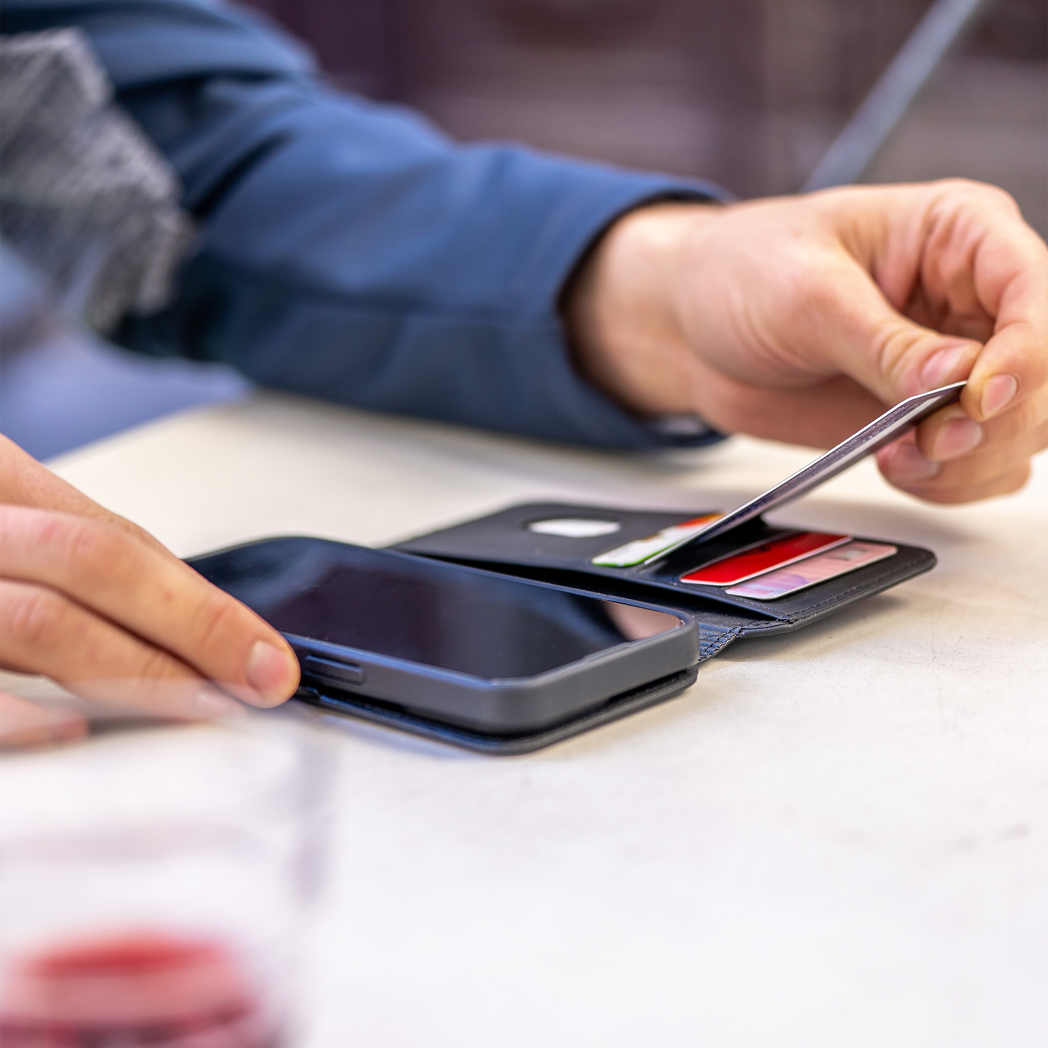 SP Connect™ Flip Cover M SPC+