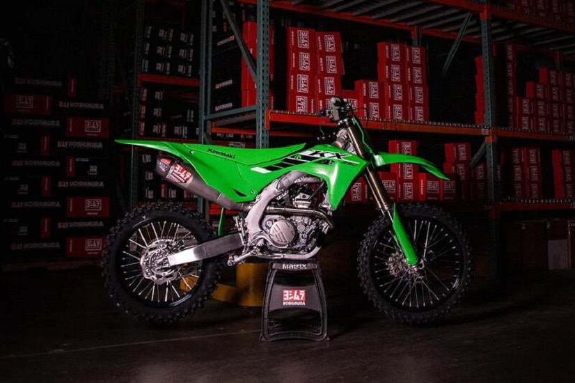 YOSHIMURA Komplett Auspuffsystem RS12 Signature Serie YOSHIMURA Komplett Auspuffsystem RS12 Signature Serie
