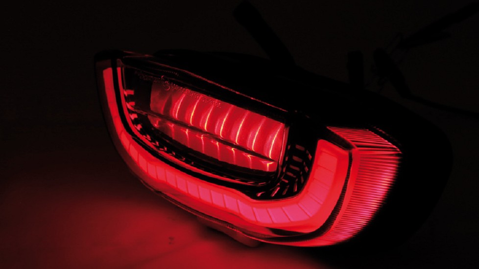 SHIN YO LED Rücklicht passend für Honda CB 650 Bj. 18-, Reflektor Schwarz, getönt SHIN YO LED Rücklicht passend für Honda CB 650 Bj. 18-, Reflektor Schwarz, getönt