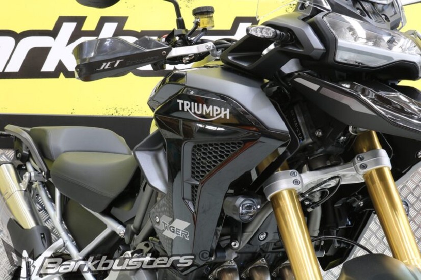 BARKBUSTERS Hardware-Kit Zweipunktbefestigung - Kompatibel mit TRIUMPH Tiger 1200