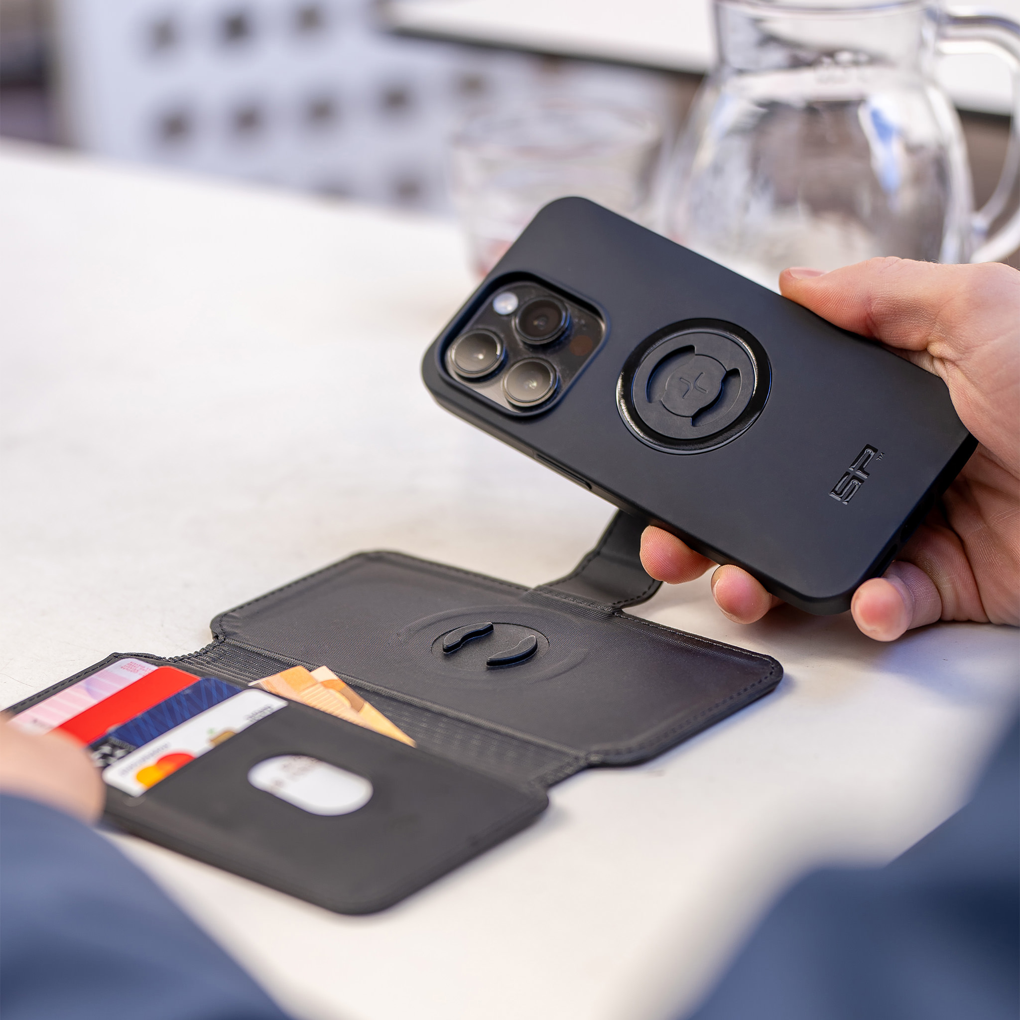 SP Connect™ Flip Cover M SPC+