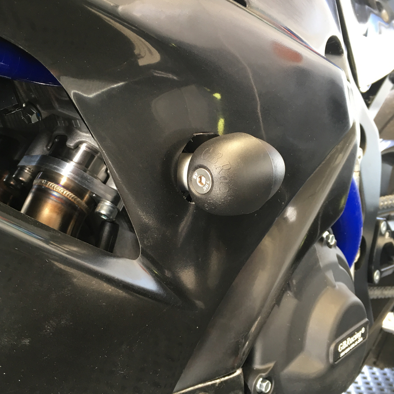 GBRACING Bullet Left Crash Protectors Black passend für Suzuki GSX-R1000