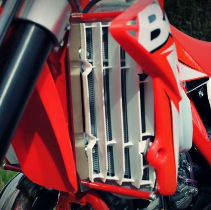 AXP Kühlerschutz aus Aluminium - Beta AXP Kühlerschutz aus Aluminium - Beta