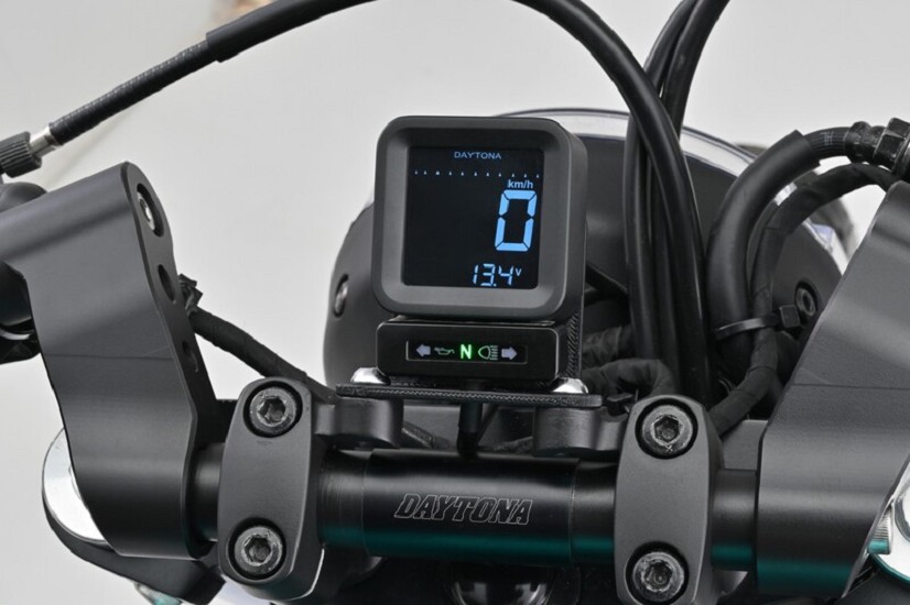 DAYTONA Cube Digitaler LCD Tachometer + Drehzahlmesser