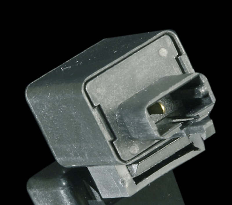HIGHSIDER smart Blinkrelais, elektronisch 12 V, schmaler 3-fach Stecker mit 2 Pins