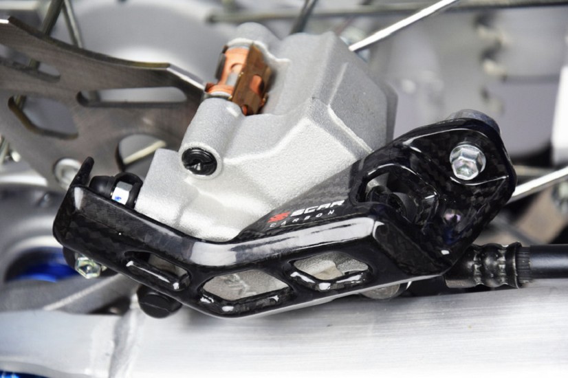 SCAR Carbon-Bremssattelprotektor hinten