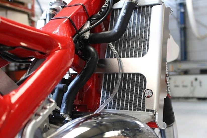 AXP Kühlerschutz aus Aluminium - Beta RR125 AXP Kühlerschutz aus Aluminium - Beta RR125