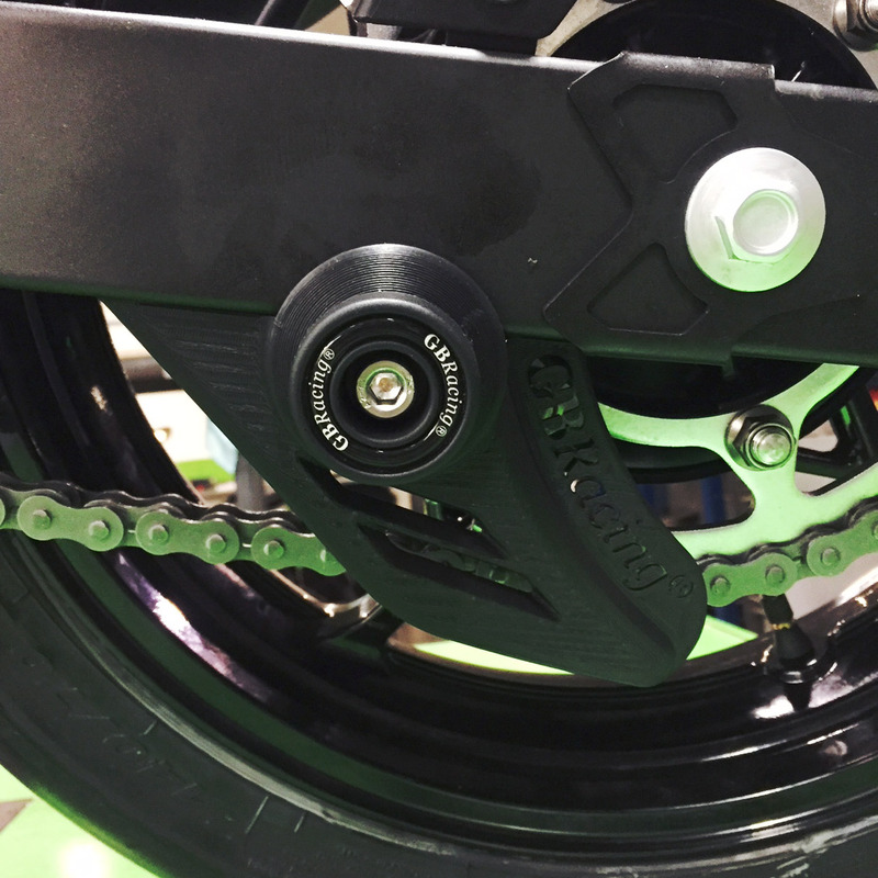 GB RACING Lower Chain Guard Set Black passend für Kawasaki Ninja 400