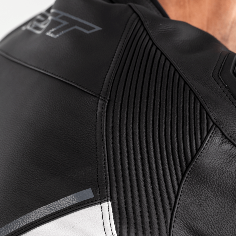 RST Sabre Airbag Lederjacke - Schwarz/Weiß Größe 4XL RST Sabre Airbag Lederjacke - Schwarz/Weiß Größe 4XL