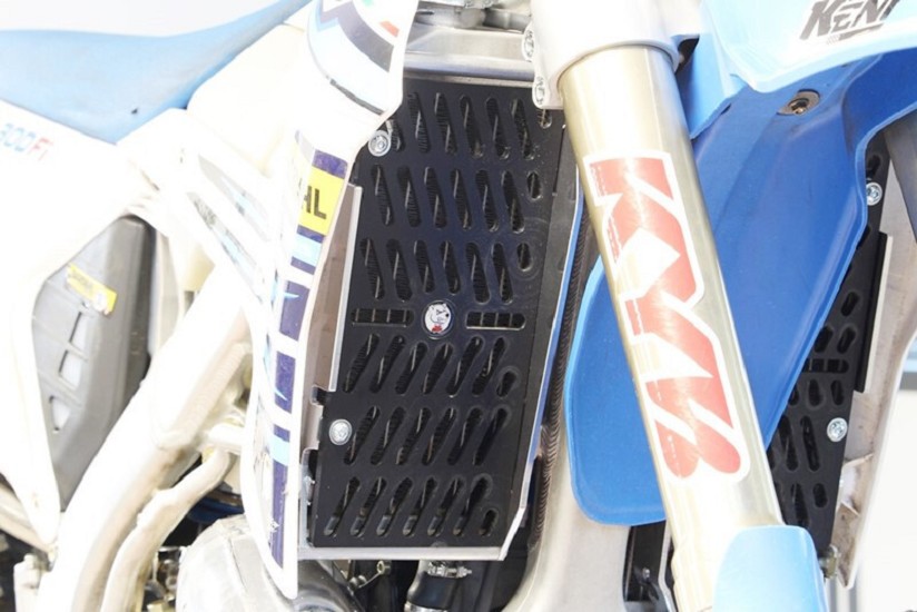 AXP Xtrem Kühlerschutz Schwarz - TM Racing