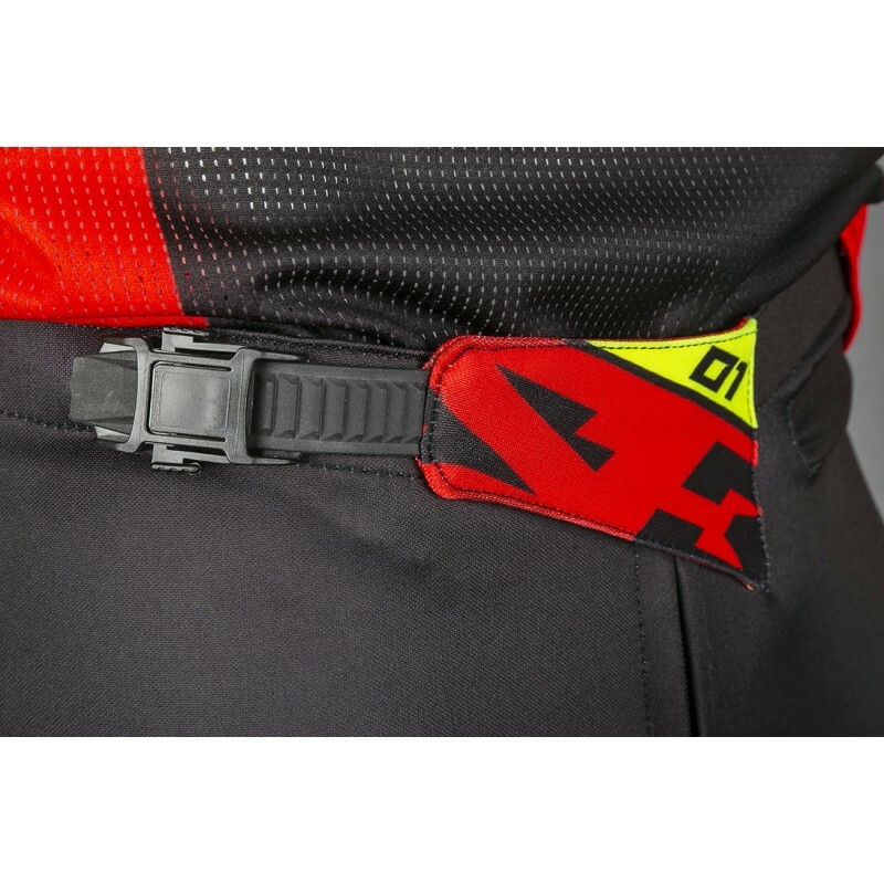S3 Kollektion 01 Hose - Schwarz/Rot Größe 44