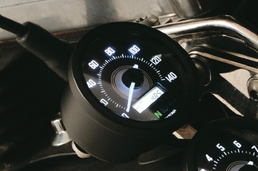 DAYTONA Tacometer 140 km/h/mph inkl. Kontrollanzeigen