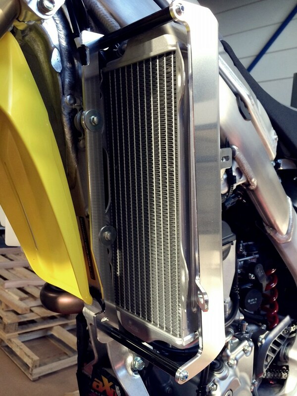 AXP Kühlerschutz aus Aluminium - passend für Suzuki