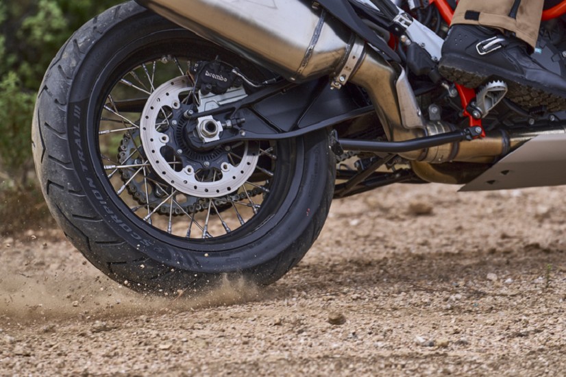PIRELLI Reifen SCORPION TRAIL III (F) 120/70 ZR 19 M/C 60W TL PIRELLI Reifen SCORPION TRAIL III 150/70 R 17 M/C 69V TL